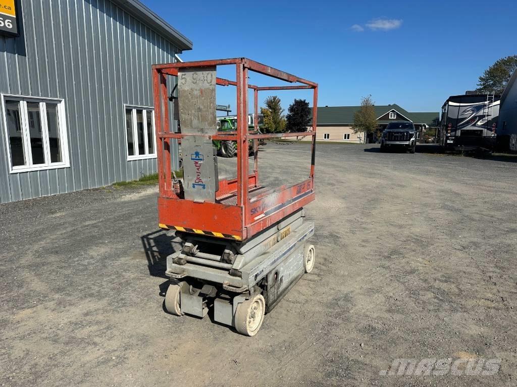 SkyJack SJ III 3015 剪叉式升降机