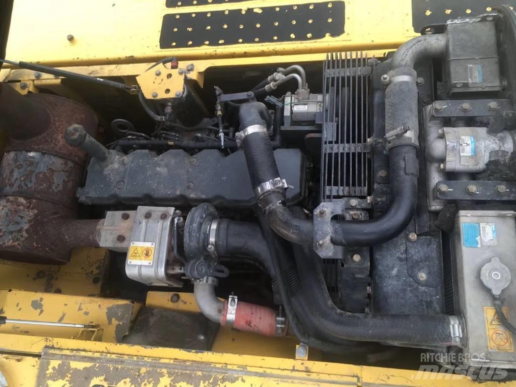 Komatsu pc220-8 履带挖掘机