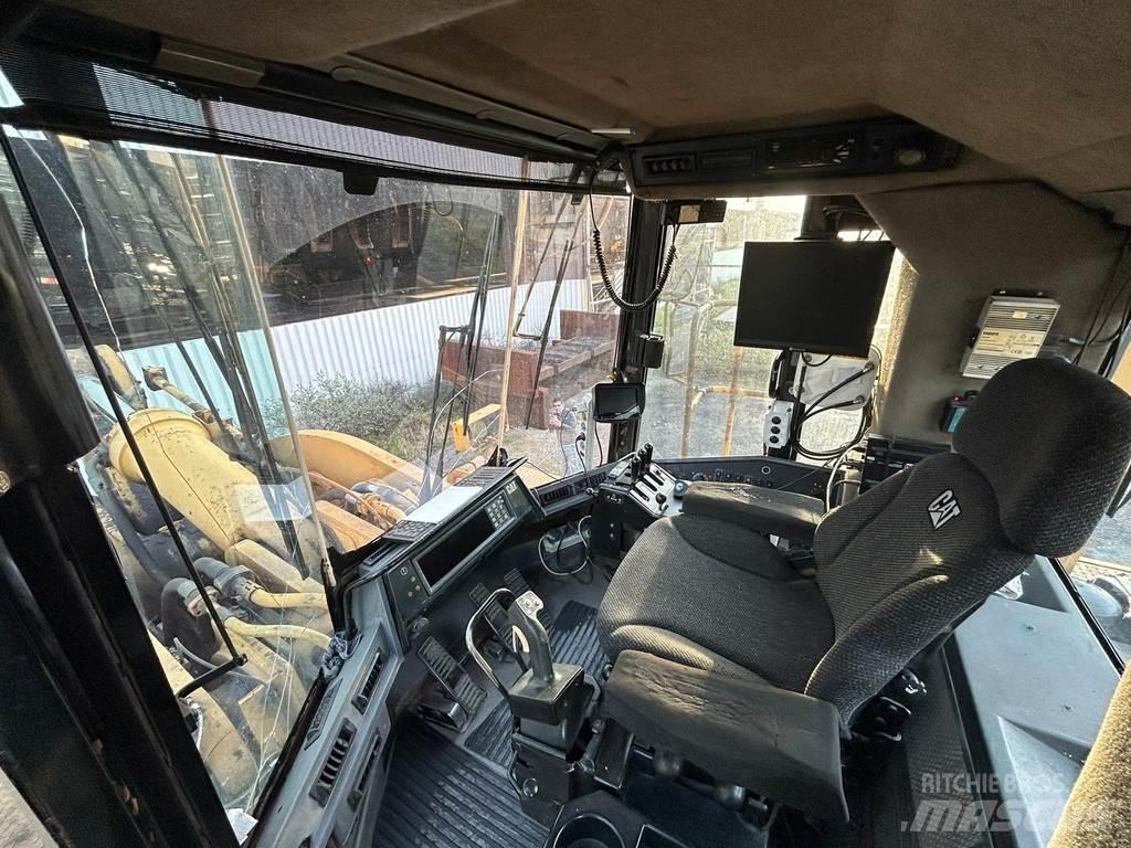 CAT 990 轮式装载机