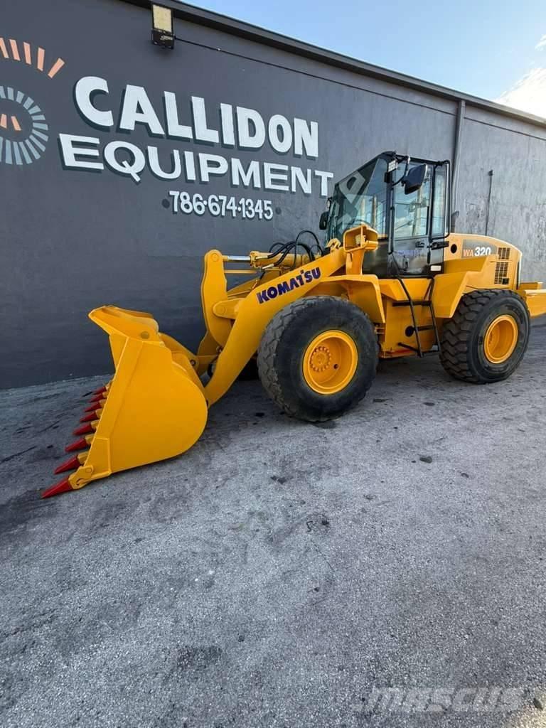 Komatsu WA 320-5L 轮式装载机