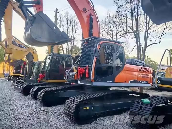 Doosan DX 300 LC 履带挖掘机