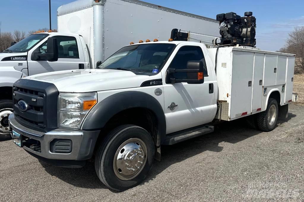 Ford F 550 XL SD 履带起重机