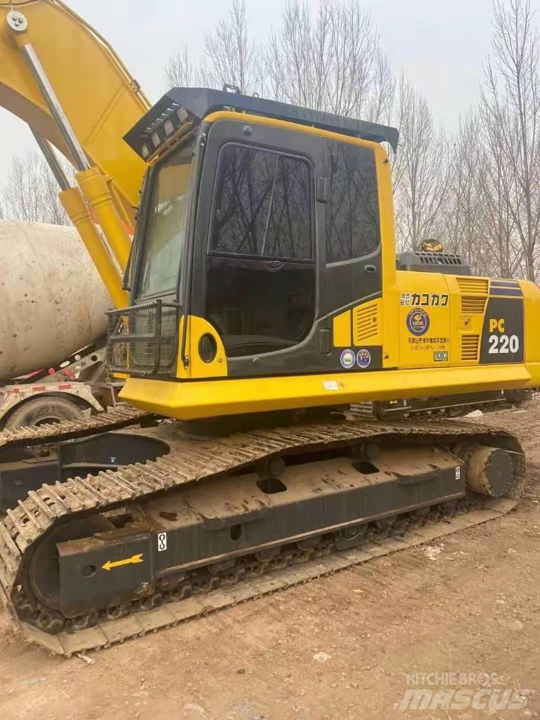 Komatsu pc220-8 履带挖掘机