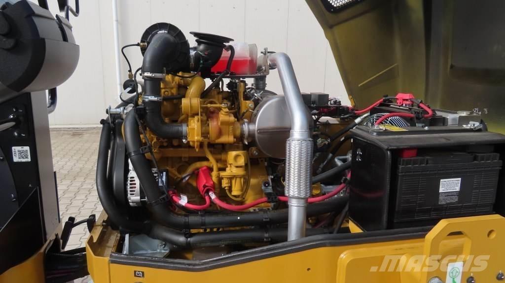 CAT CC4.0 复合式压路机