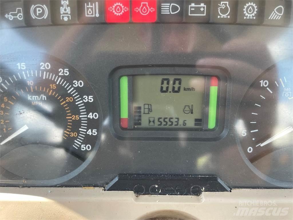 John Deere 5820 拖拉机/农用车