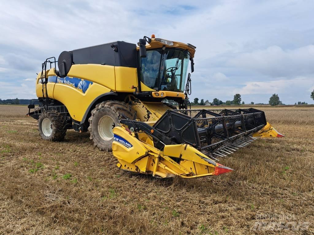 New Holland CX 8080 联合收割机