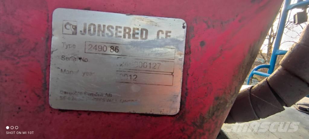 Jonsered 2490 木材起重机