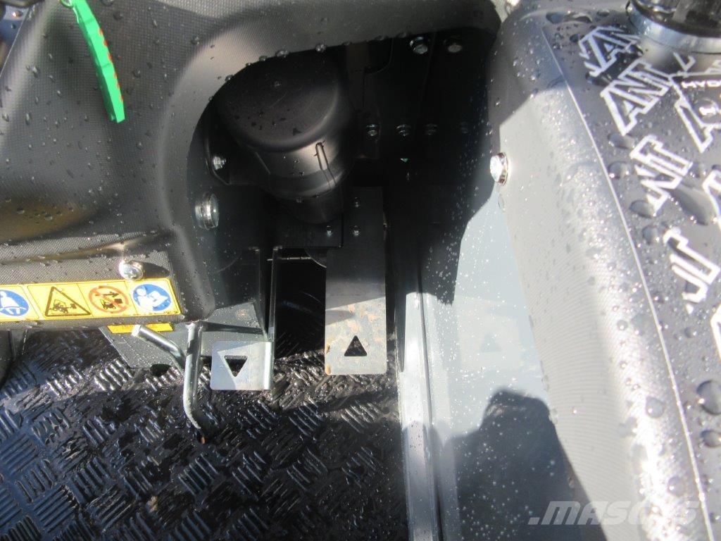 Avant 220 伸缩臂叉装车|叉装车