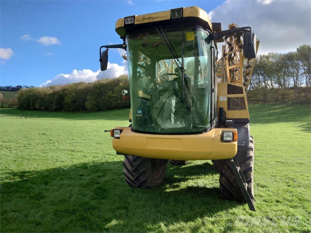 Challenger RG418 自走式喷雾机