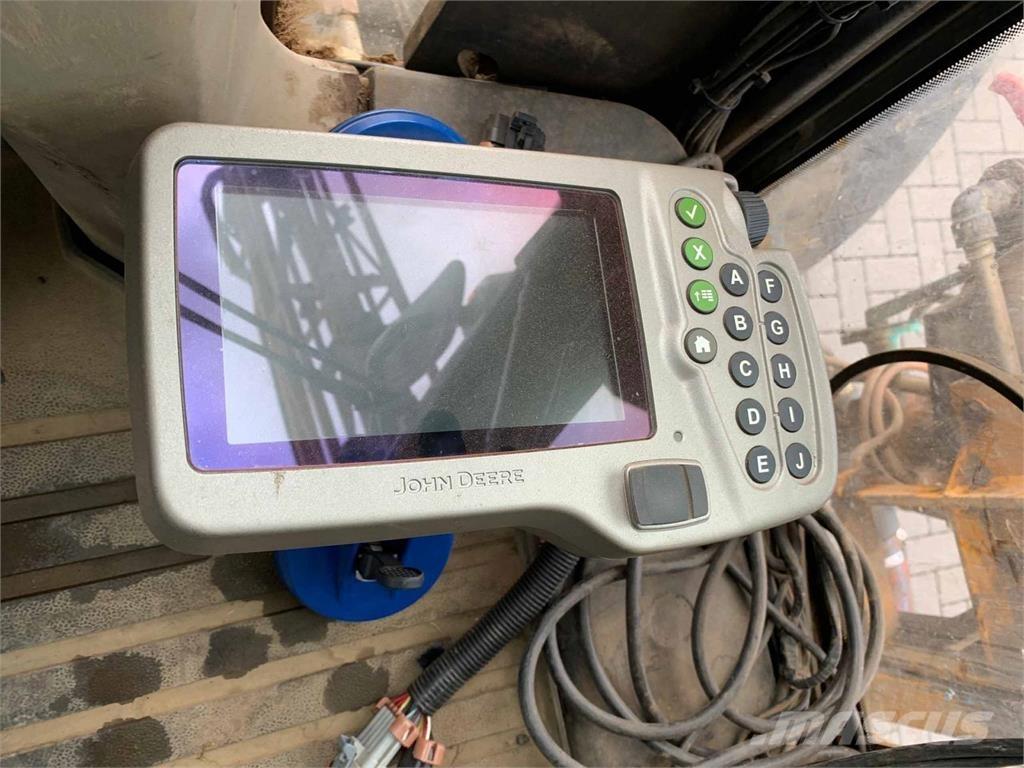 JCB 1135 FAST 自走式喷雾机