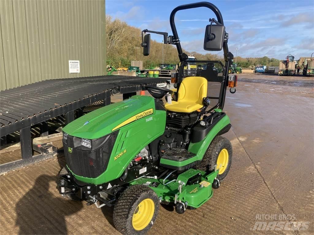 John Deere 1026R 小型拖拉机