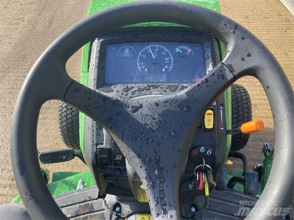 John Deere 1026R 小型拖拉机