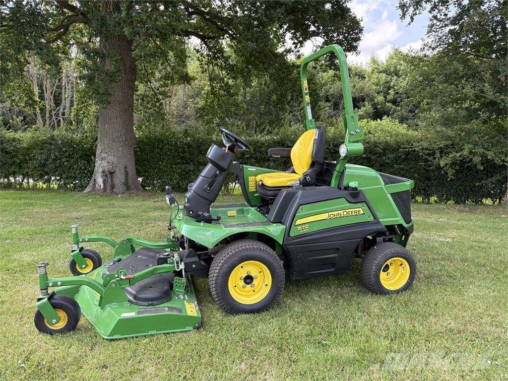 John Deere 1570 骑乘式割草机