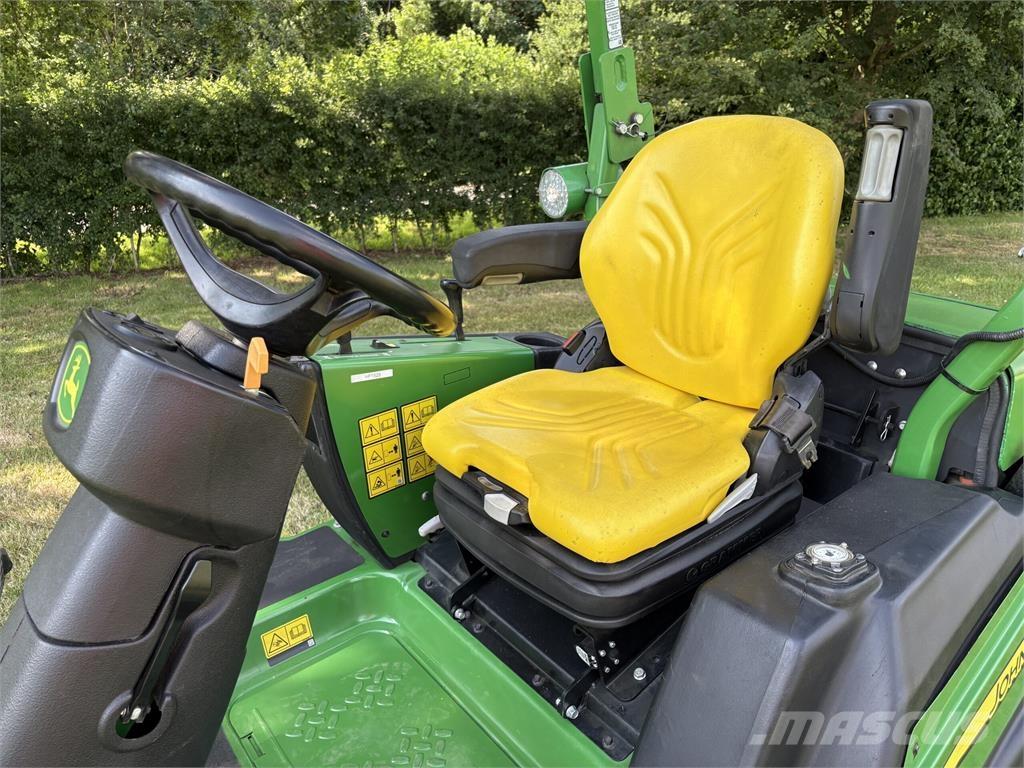 John Deere 1570 骑乘式割草机