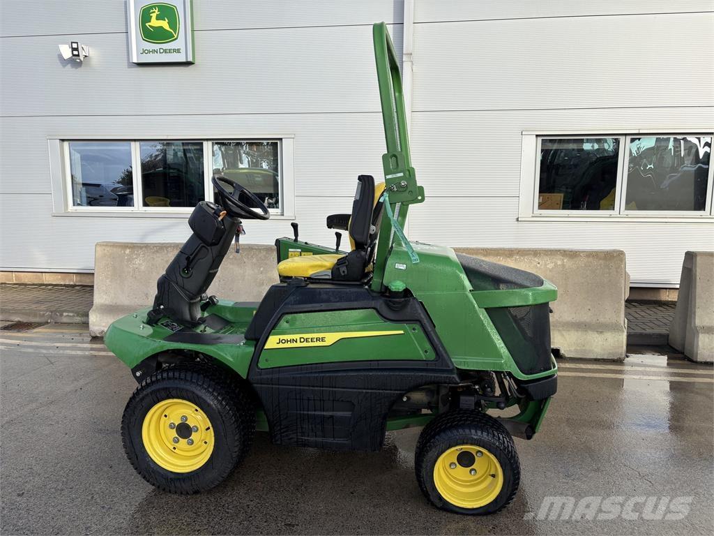 John Deere 1570 骑乘式割草机
