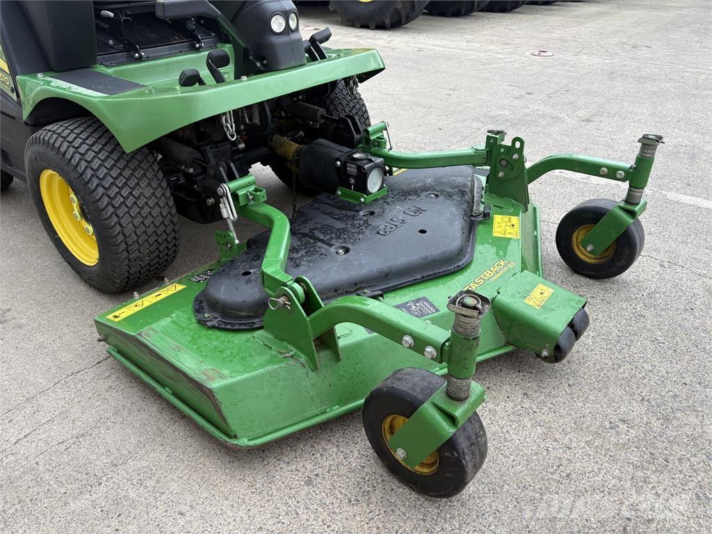 John Deere 1570 骑乘式割草机