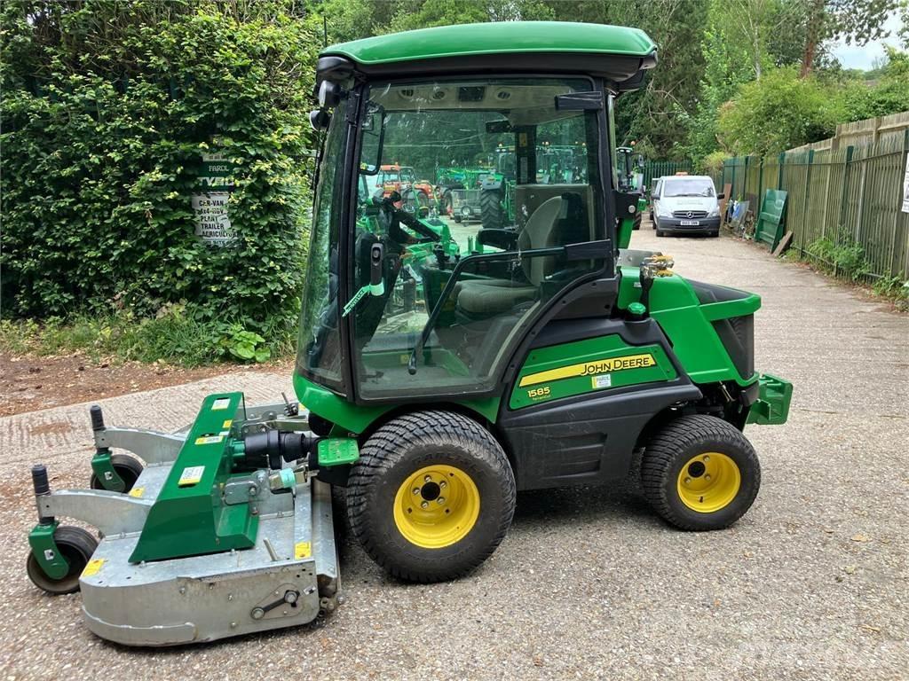 John Deere 1585 骑乘式割草机