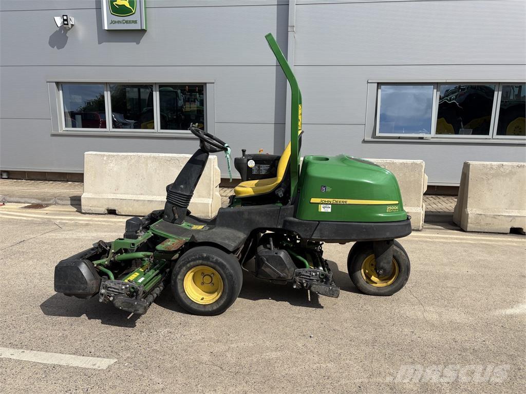 John Deere 2500E 手扶式割草机