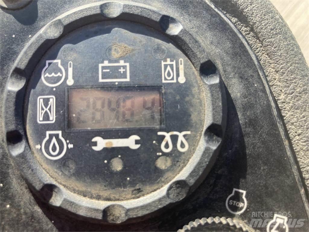 John Deere 2500EH 手扶式割草机