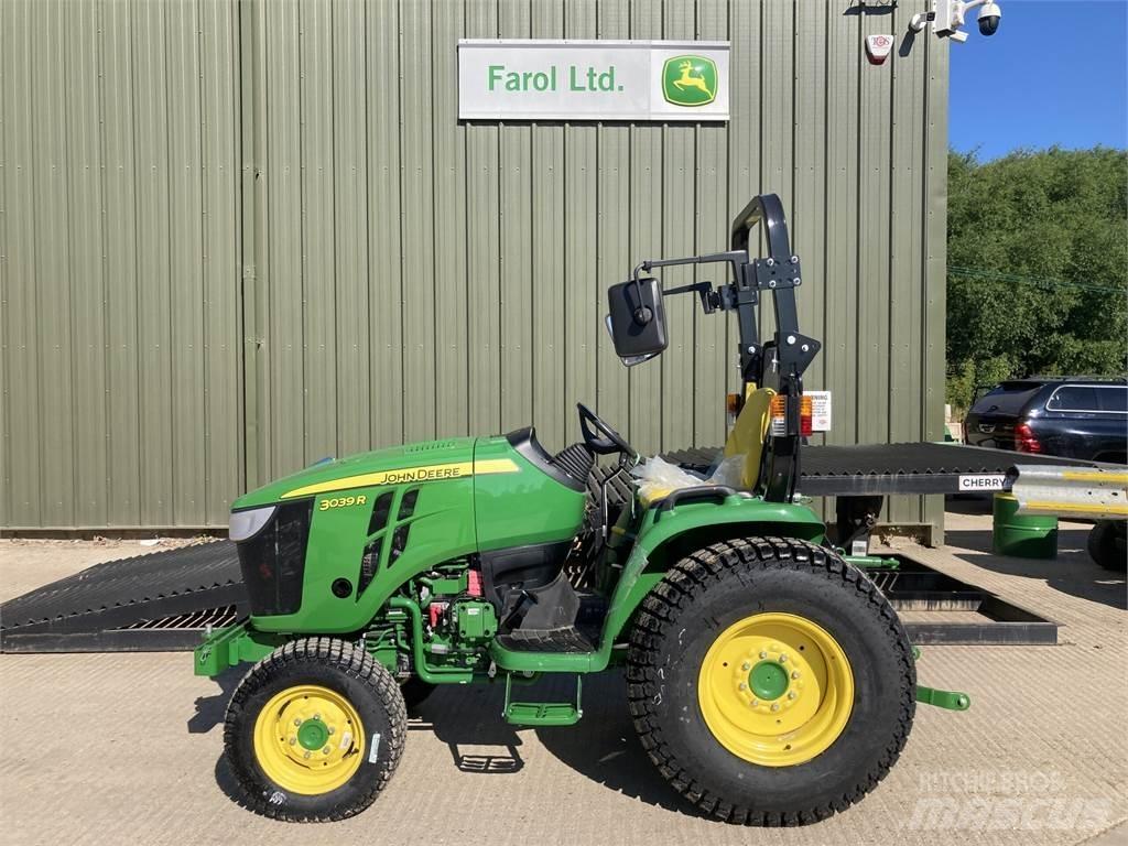 John Deere 3039R 小型拖拉机