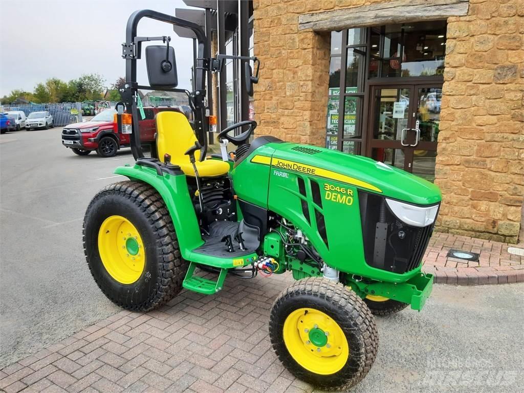 John Deere 3046R 小型拖拉机