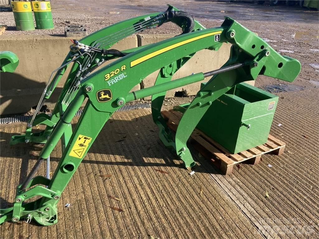 John Deere 320R 小型拖拉机