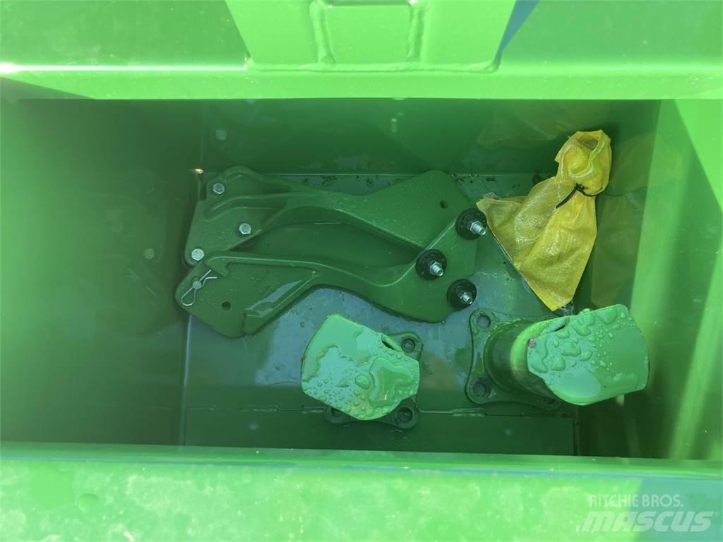 John Deere 320R 小型拖拉机