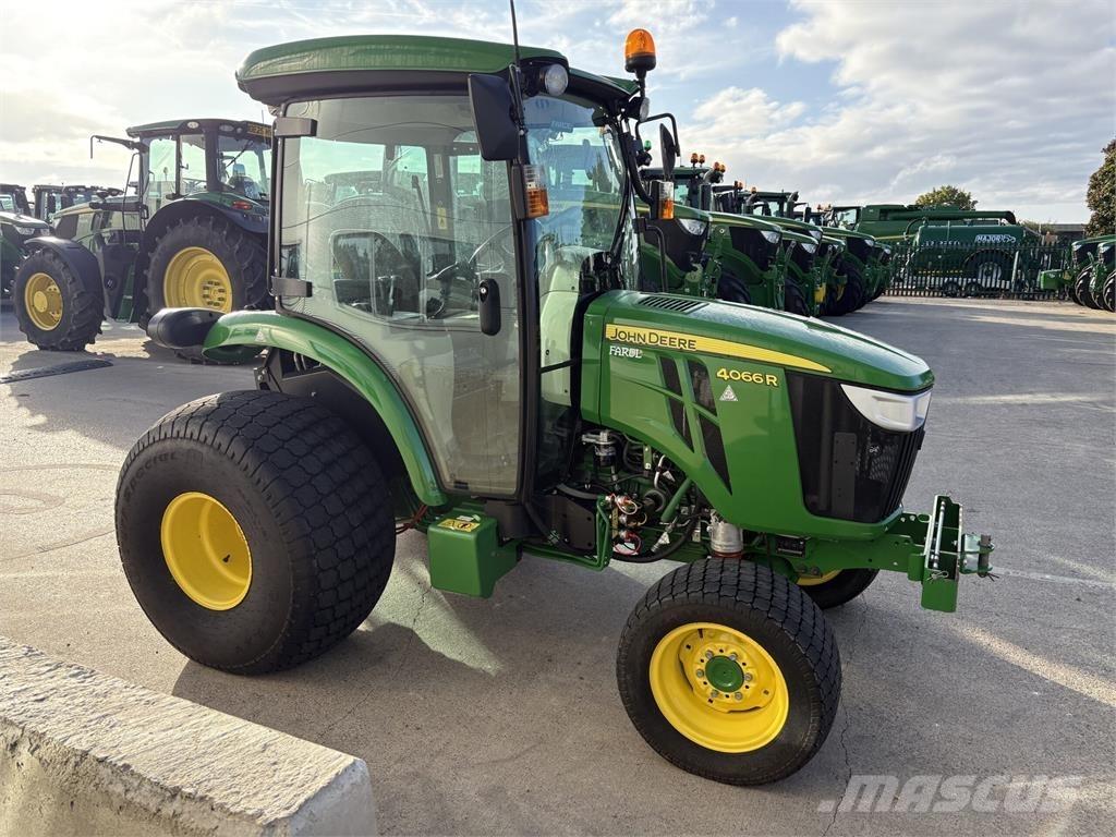 John Deere 4066R 小型拖拉机