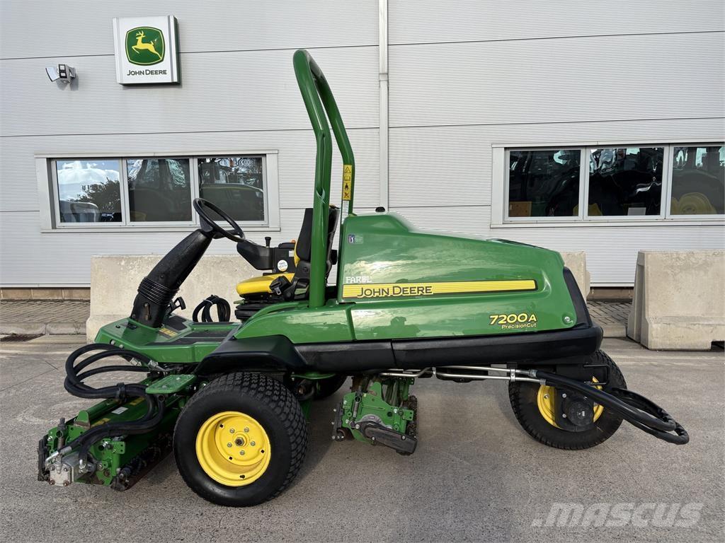 John Deere 7200A 手扶式割草机