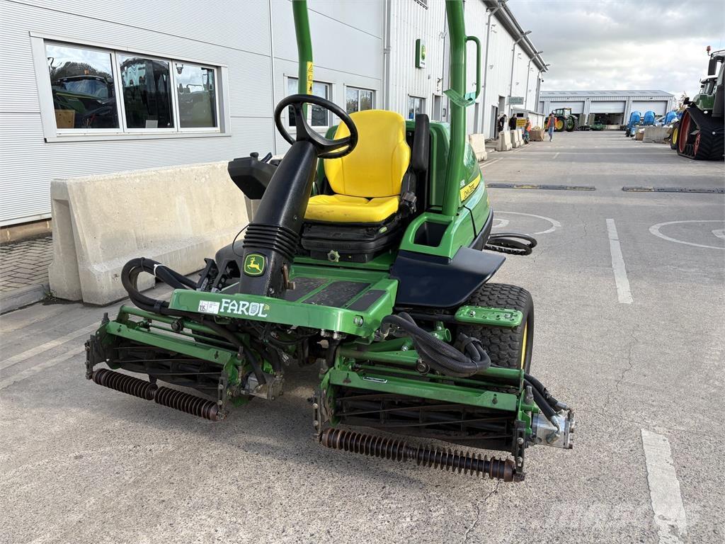 John Deere 7200A 手扶式割草机