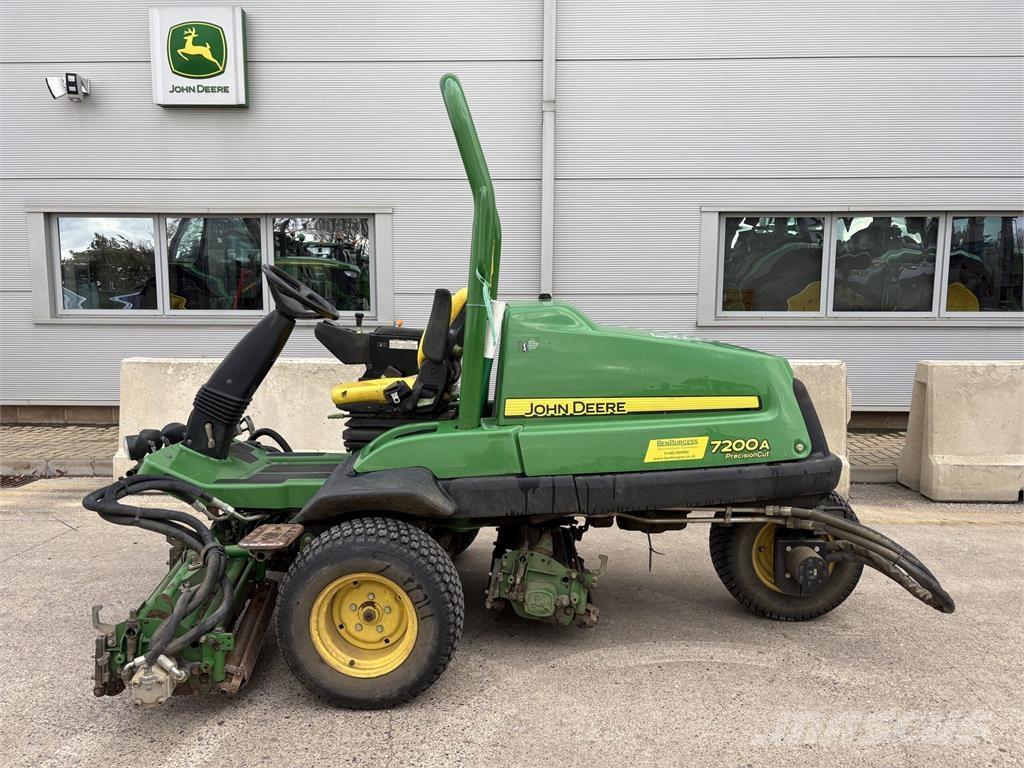 John Deere 7200A 手扶式割草机