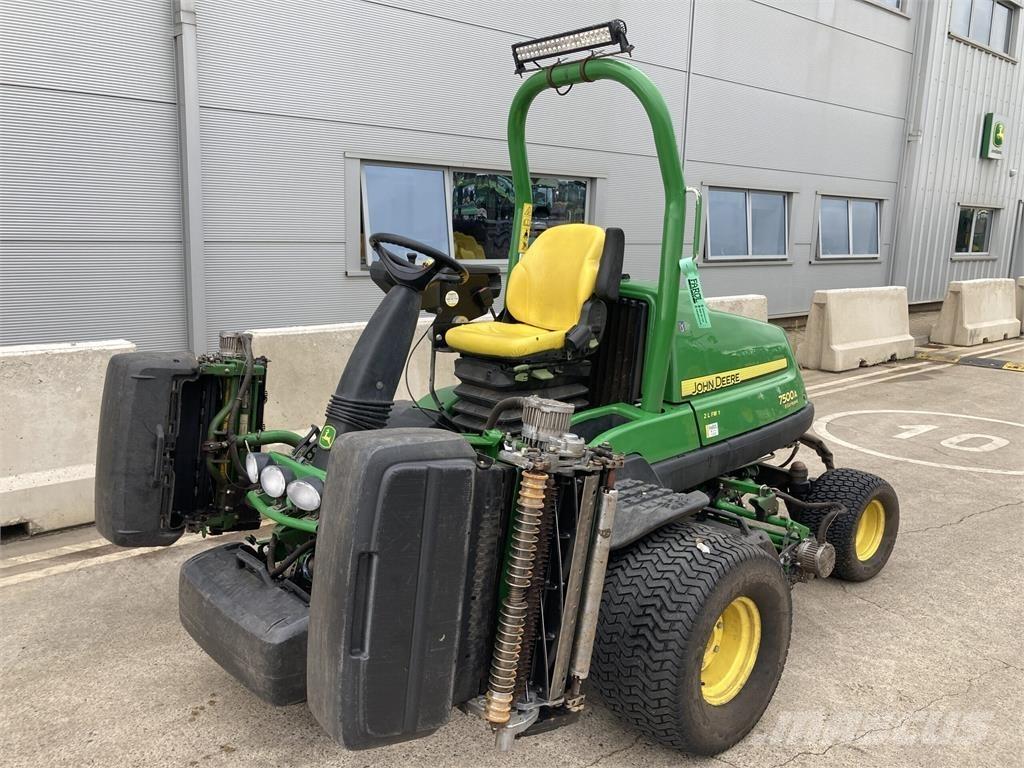 John Deere 7500AE 手扶式割草机