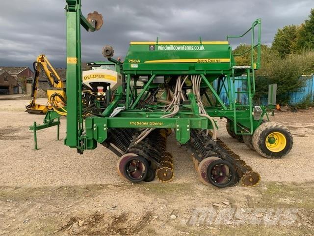 John Deere 750A 条播机
