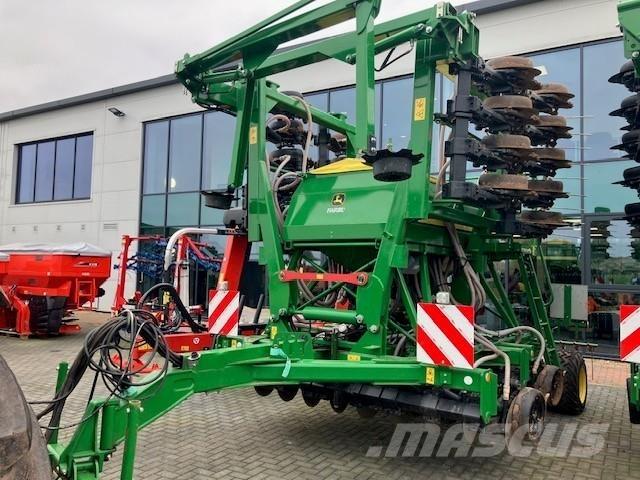 John Deere 750A 条播机