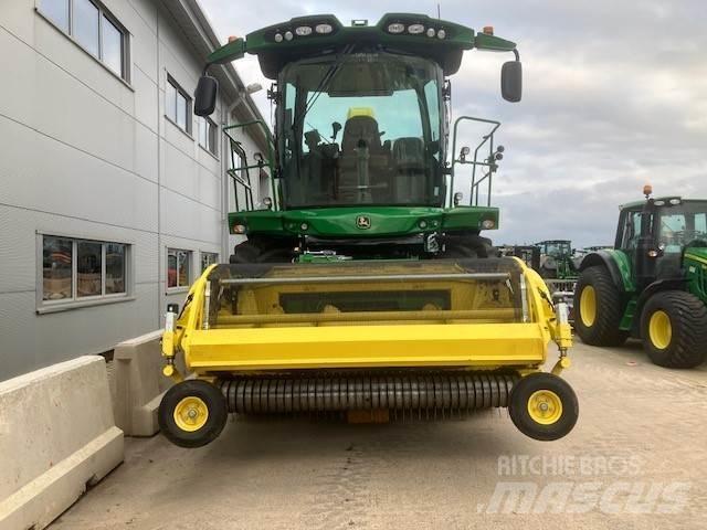 John Deere 8500i 自走式青贮饲料收割机