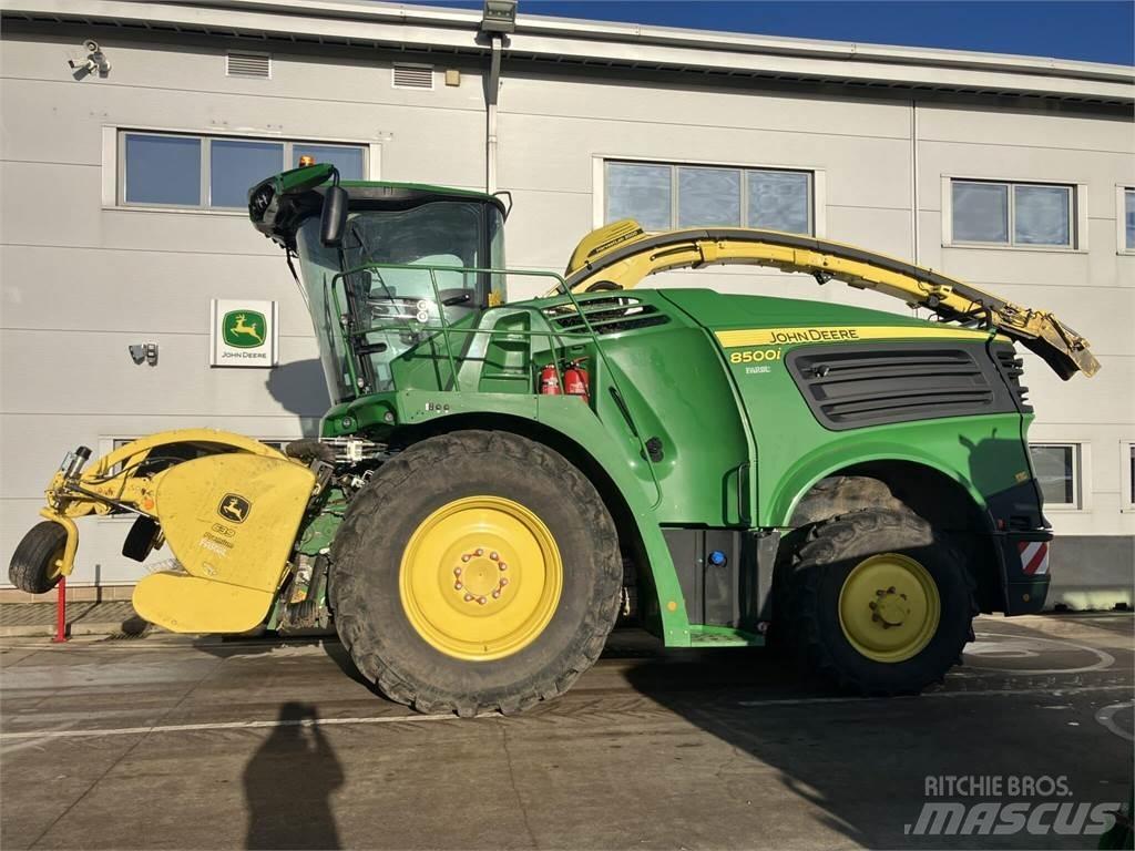 John Deere 8500i 自走式青贮饲料收割机