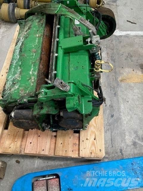 John Deere 8500i 自走式青贮饲料收割机