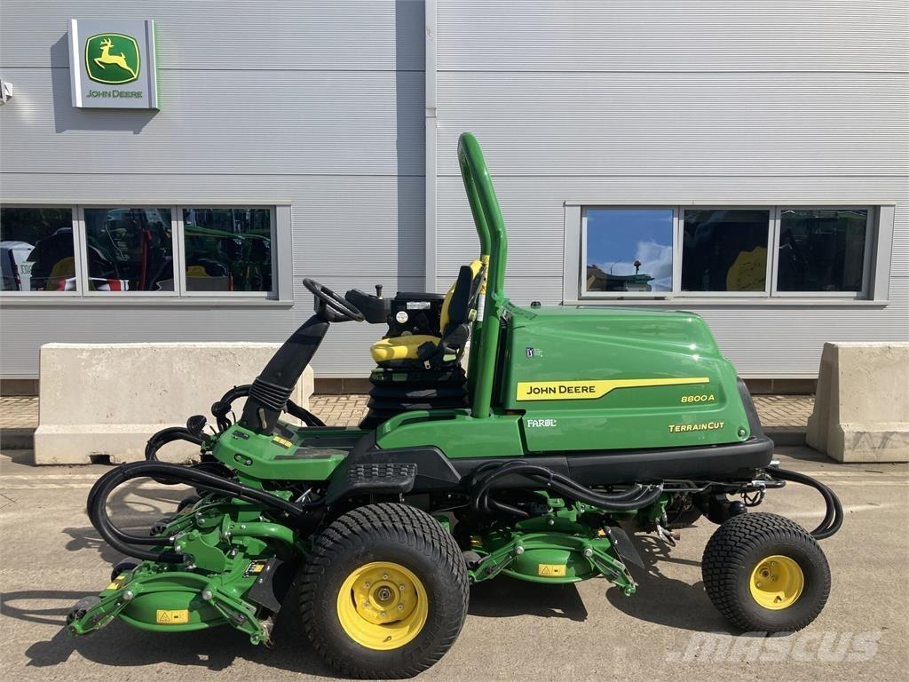 John Deere 8800A 手扶式割草机