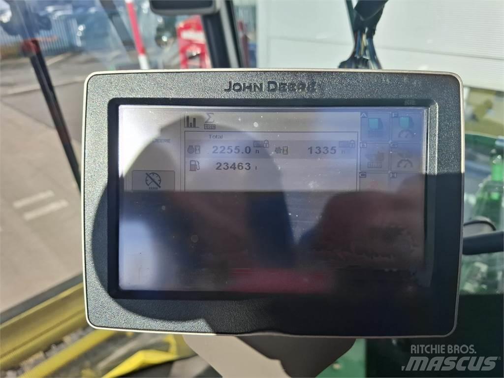 John Deere 9900 自走式青贮饲料收割机