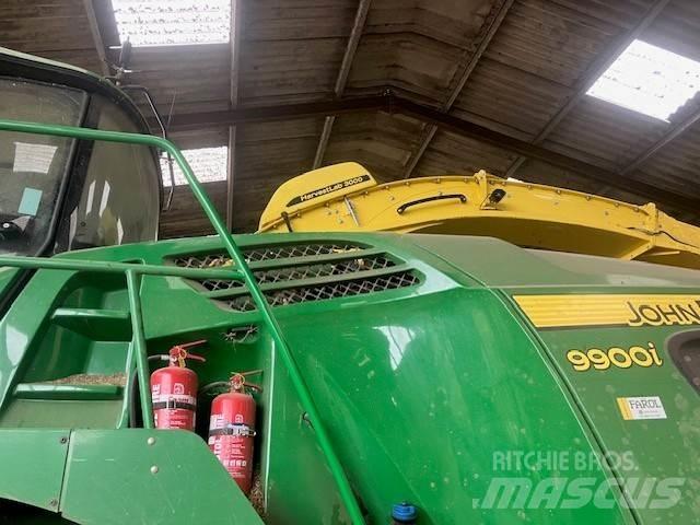 John Deere 9900 自走式青贮饲料收割机