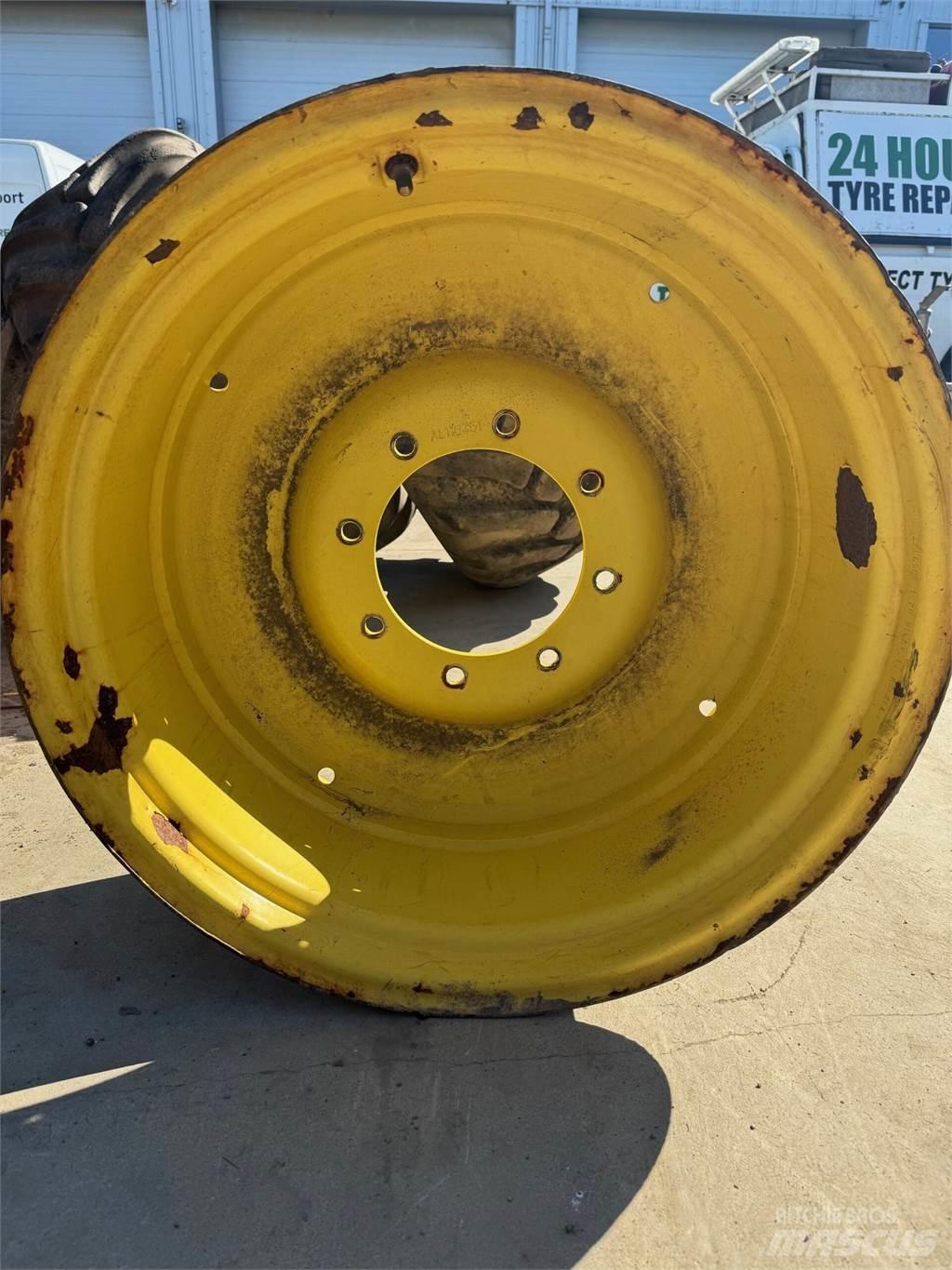 John Deere Example 轮胎、车轮、轮圈