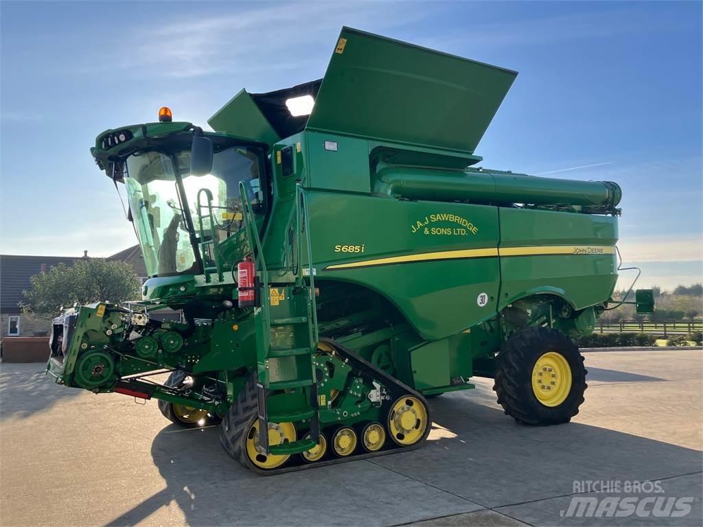John Deere S685 TM 联合收割机