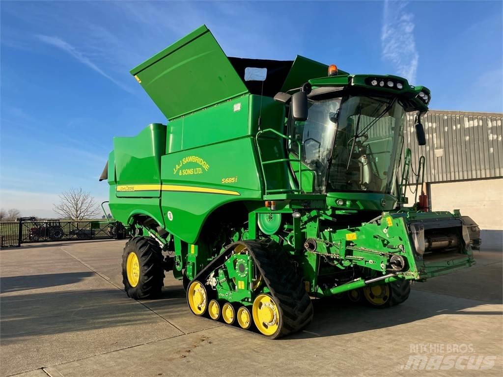 John Deere S685 TM 联合收割机