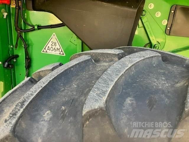 John Deere S690 TM 联合收割机