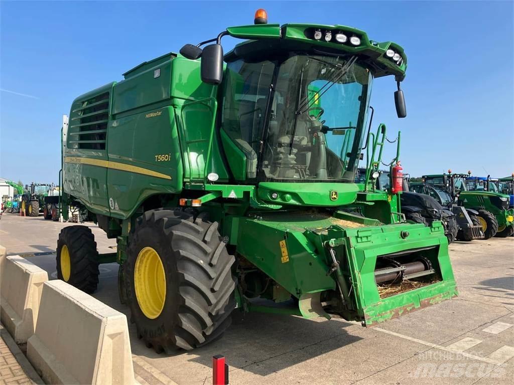John Deere T560i HM 联合收割机