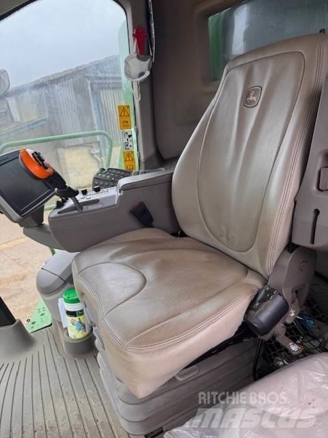 John Deere T670 联合收割机