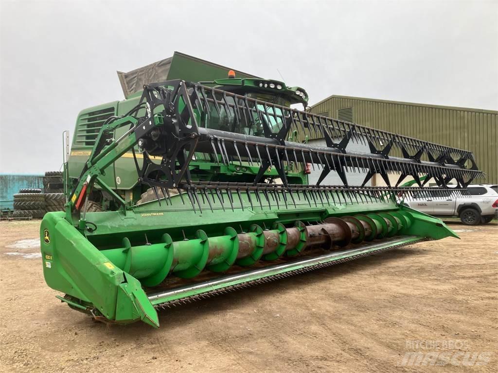 John Deere T670 HM 联合收割机