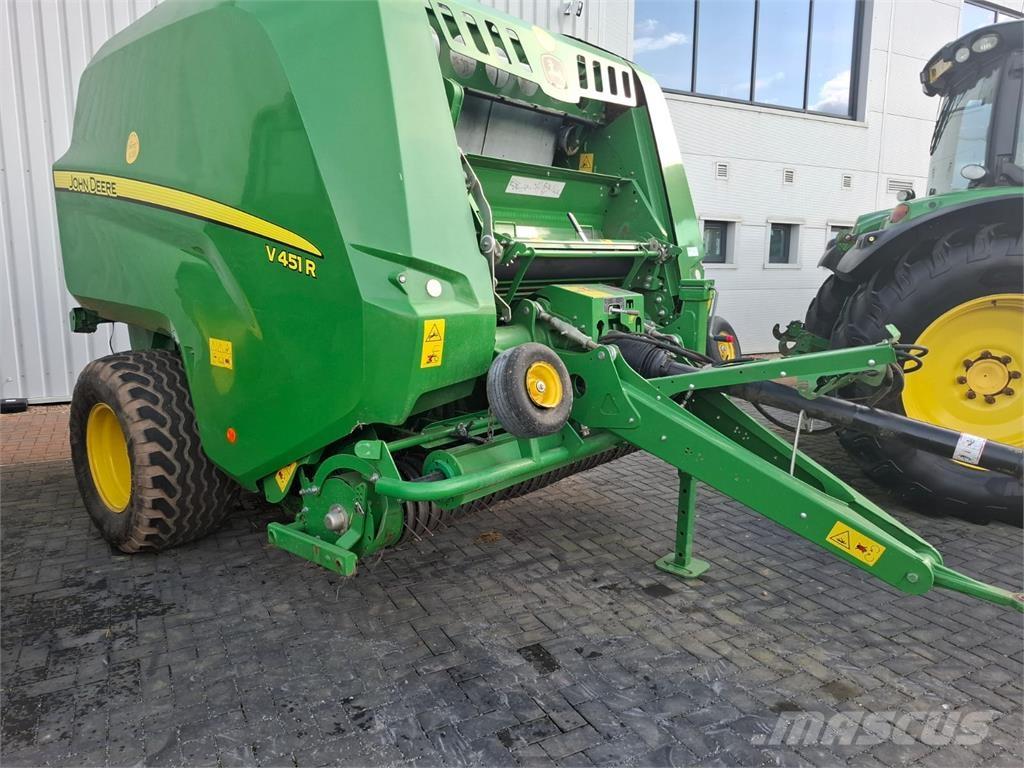 John Deere V451R 方捆打捆机