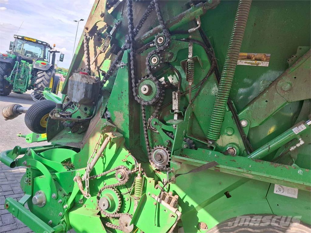John Deere V451R 方捆打捆机