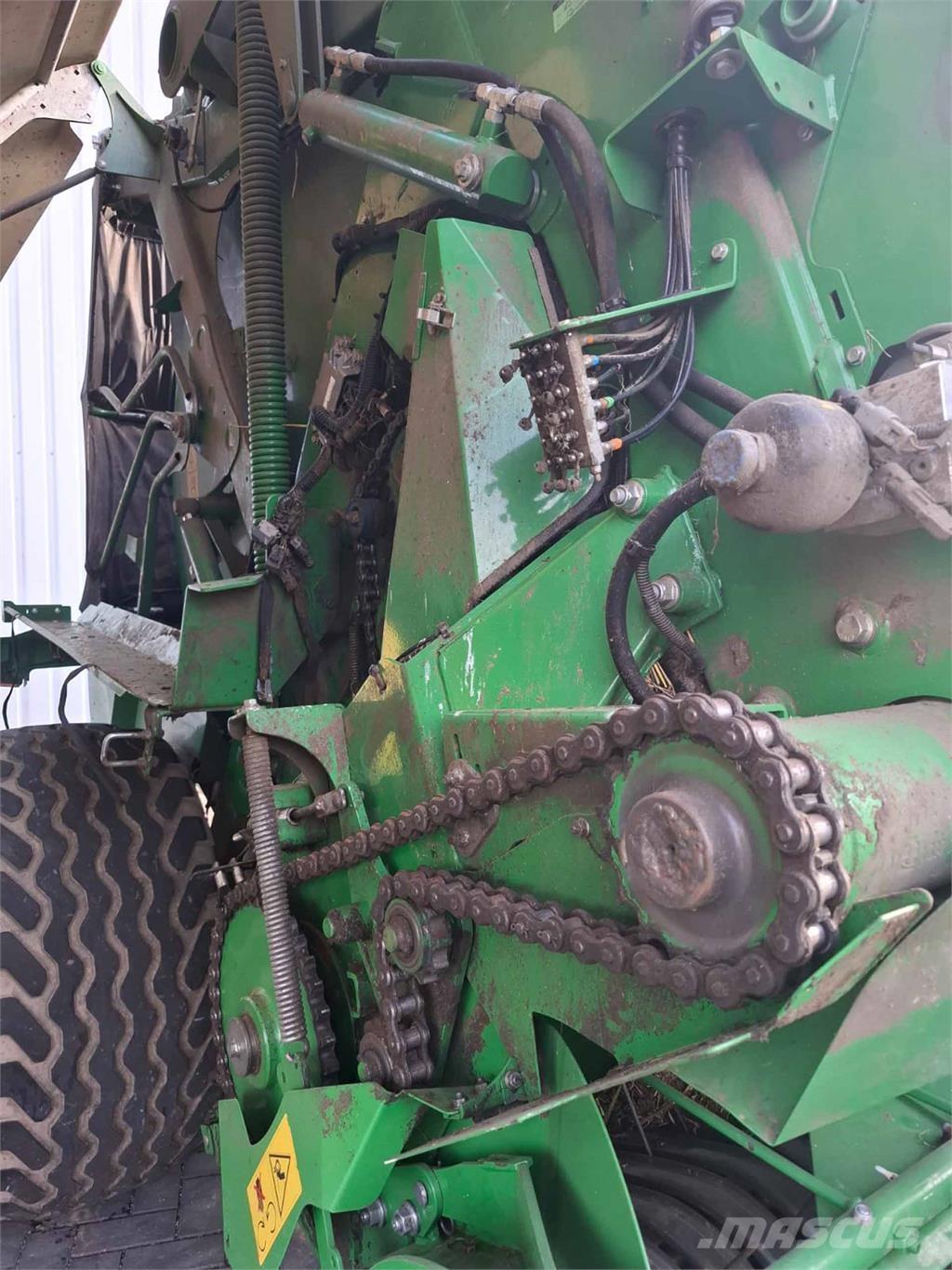 John Deere V451R 方捆打捆机